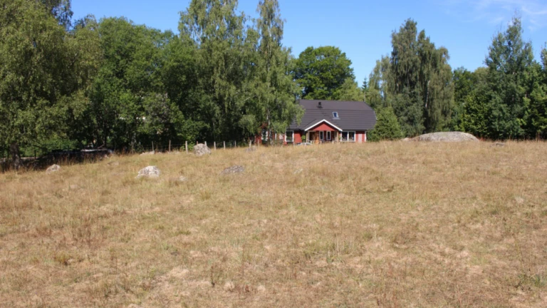 en tomt för att bygga hus på