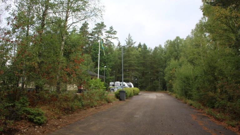 väg med hus i slutet